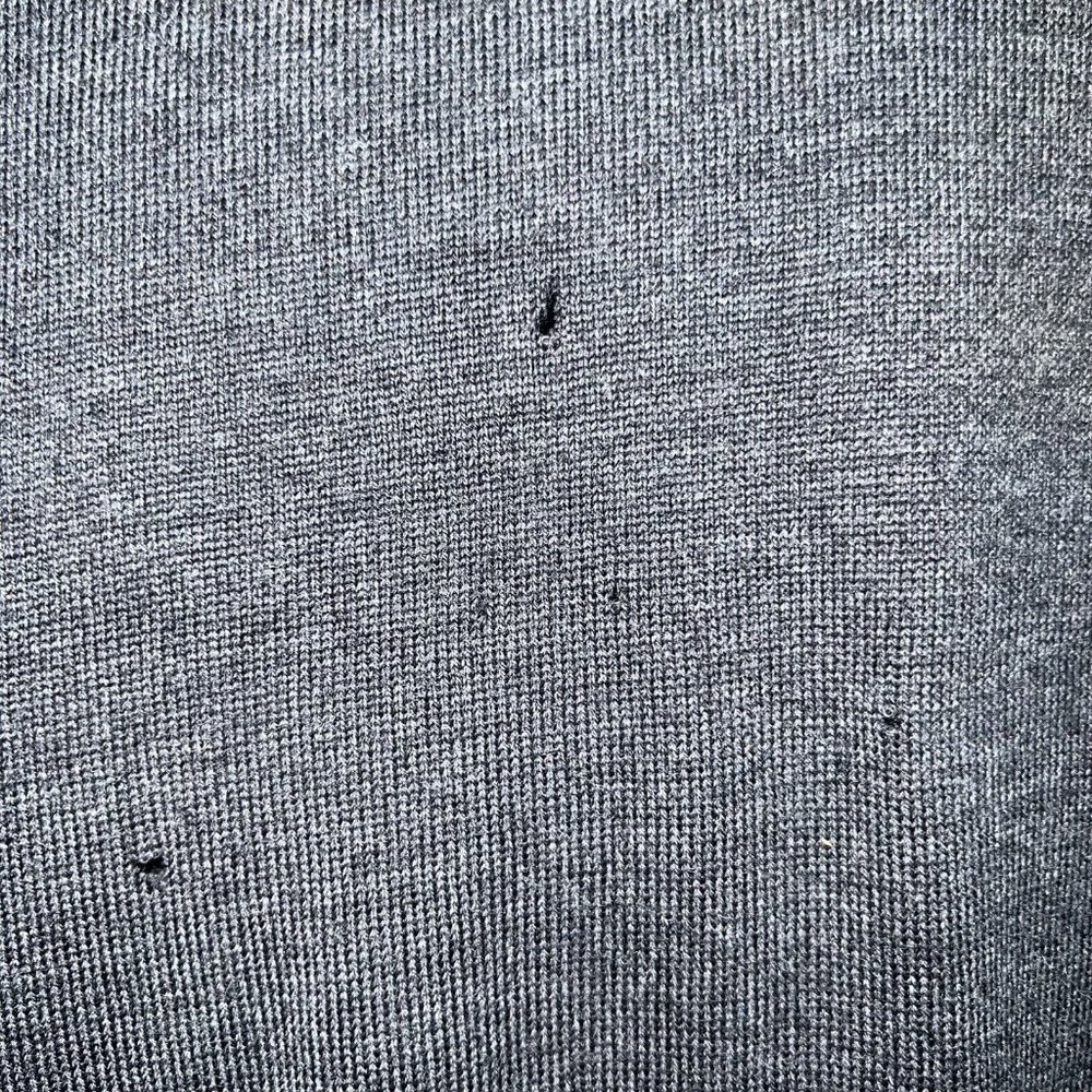 WH Belk Sportswear Mens Italian Merino Wool Sweater Size M Charcoal Gray Flaws - Picture 2 of 6